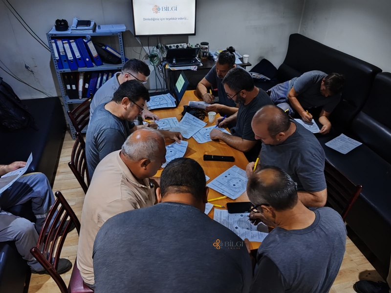 Bilgi TMGD olarak, CHS Kimya İçin tehlikeli maddelerin güvenli taşınması ve işletme süreçlerinde tam uyum sağlanması için sunduğumuz eğitimlerden kareler.